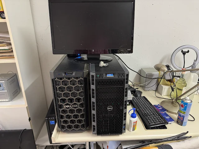 My two Dell Poweredgel Server - in the same room there is also a fridge, Intel NUC Mini-PC and a Synology NAS